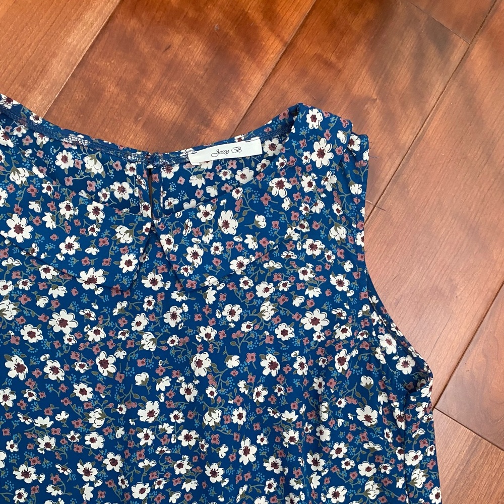 ModCloth sleeveless Peter Pan collar floral top